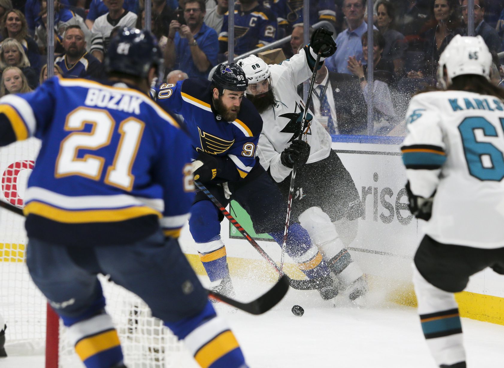 Blues look to redeem in Game 4